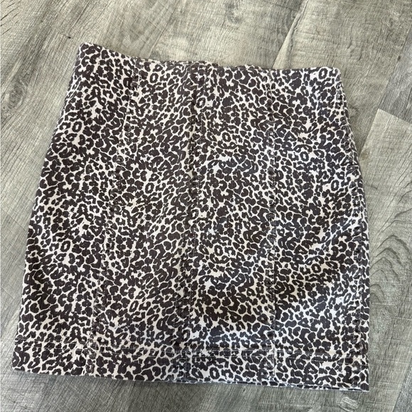 Free People Leopard Print Mini Skirt Size 2 - Picture 2 of 6